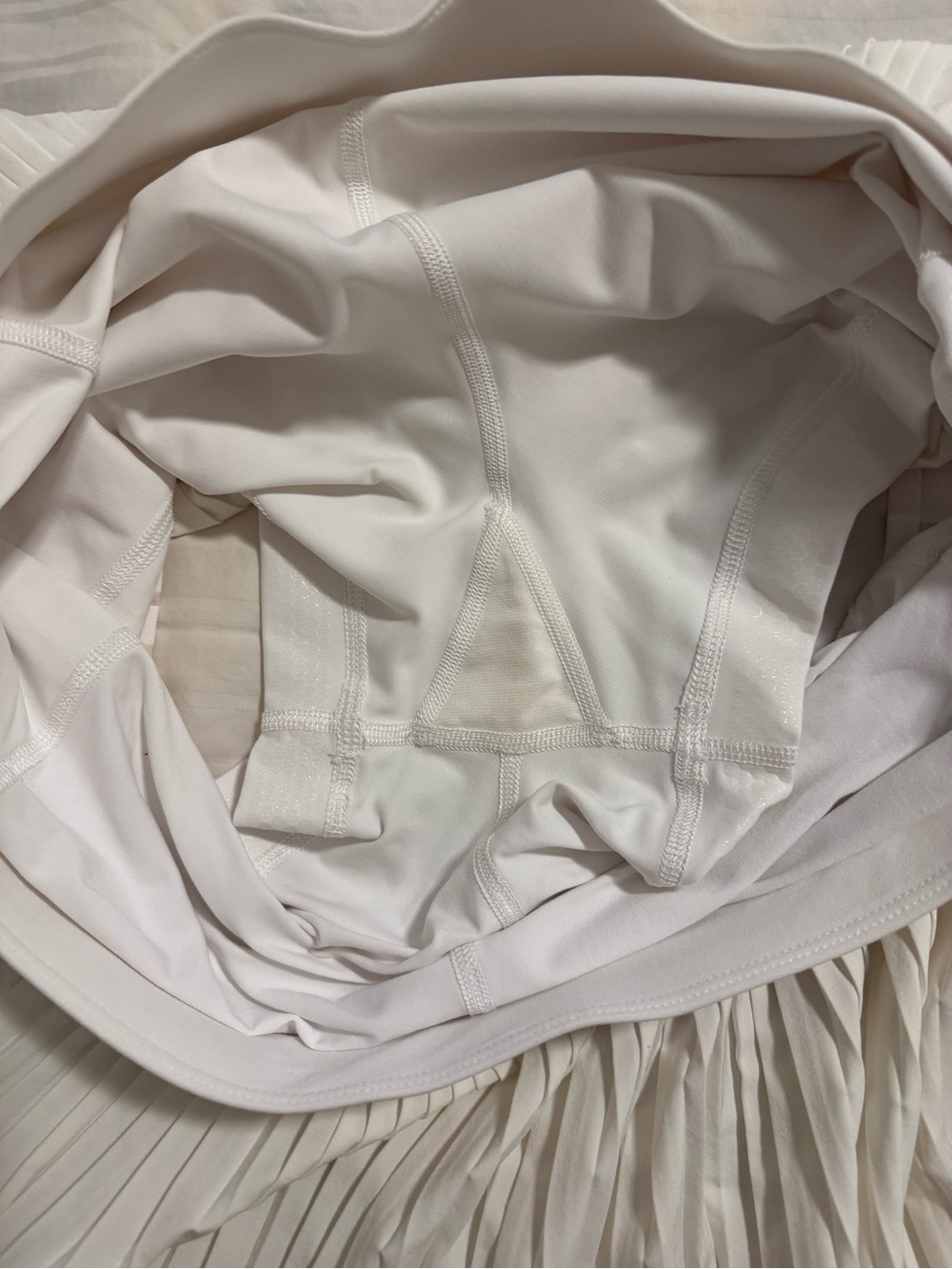 Lululemon Varsity High-Rise Pleated Tennis Skirt in White - SIZE 10 - Picture 5 of 7
